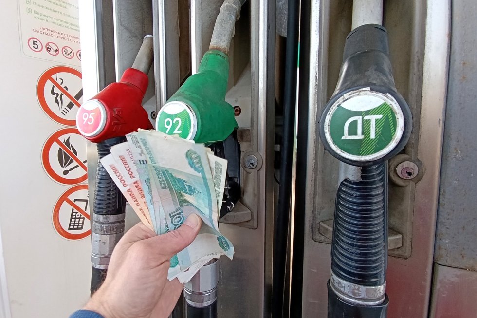 مارچ کے اختتام پر بجٹ کی آمدنی تیل کمپنیوں کو خزانے سے ادا کی جانے والی رقوم کے ساتھ بڑھے گی۔ کیا اس کا اثر اے زیڈ ایس کی قیمتوں پر پڑ سکتا ہے؟